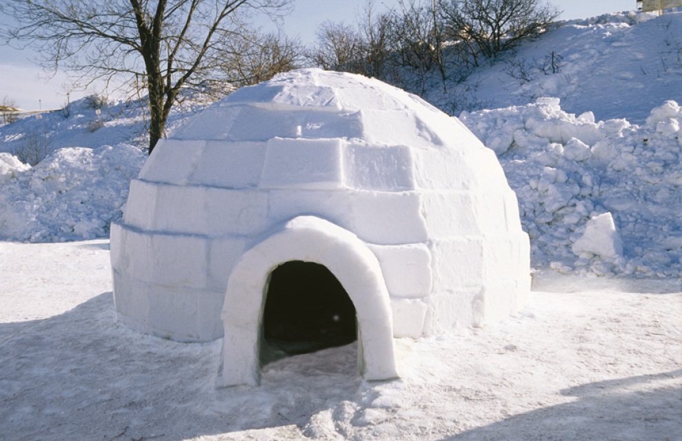 Дом эскимоса 4. Иглу - снежный дом эскимосов. Иглу традиционное жилище эскимосов коренных жителей Канады. Иглу жилище эскимосов внутри. Жилище из снега иглу.