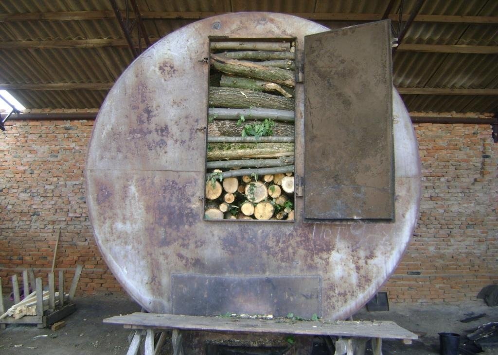 Самодельный уголь. Пиролизная печь для производства древесного угля. Ретортная углевыжигательная печь. Печь углевыжигательная для древесного угля. Углевыжигательная печь МПРУ 30.